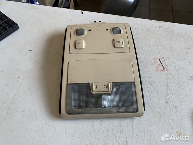 Плафон салонный Audi A6C5 бежевый / серый