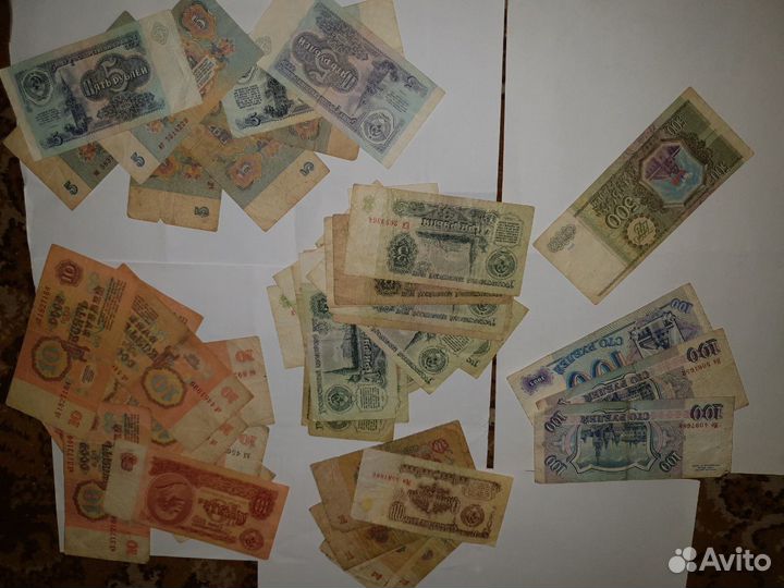 Банкноты разные, много и набор купонов Украины