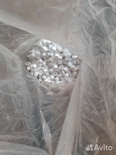 Флаконы и маленькие бутылочки