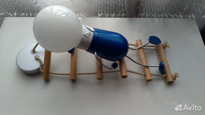 Светильник в детскую комнату