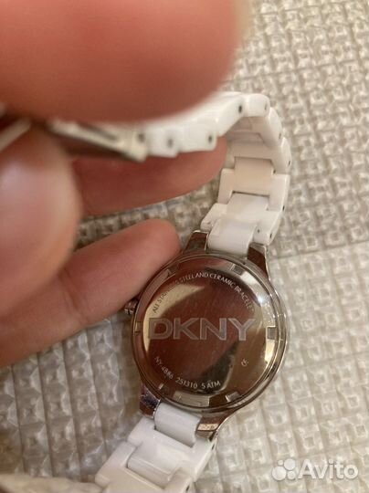 Часы dkny