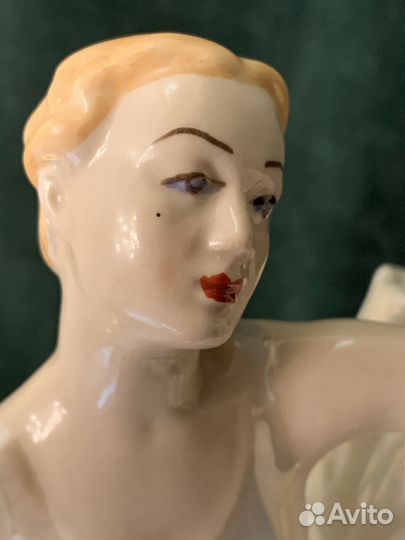 Фарфоровая статуэтка СССР Лебединое озеро лзфи