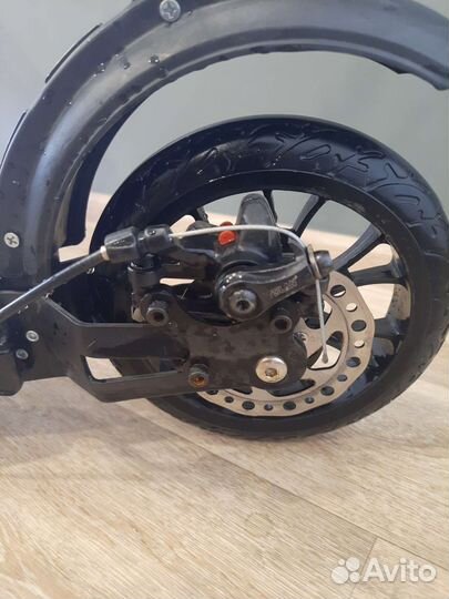 Самокат взрослый с ручным тормозом до 100 кг