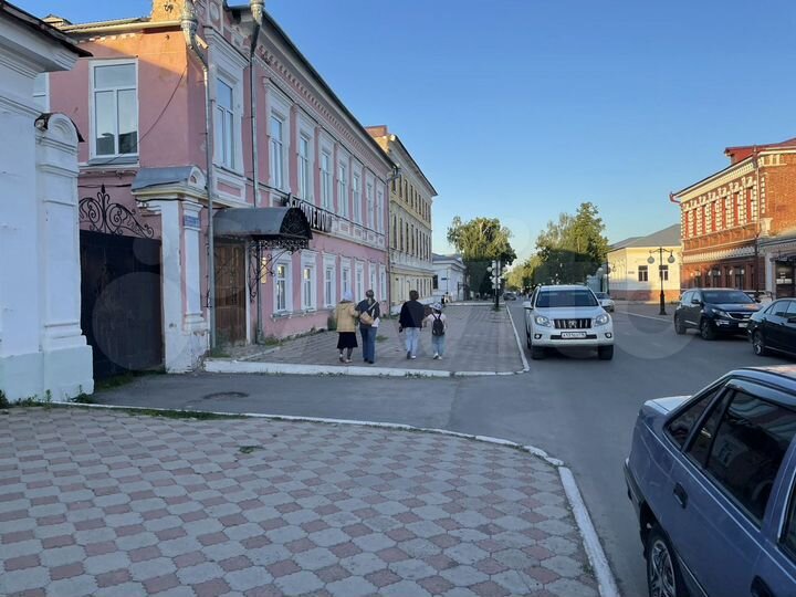 Торговая площадь, 304 м²