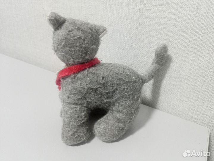 Кошка и котенок