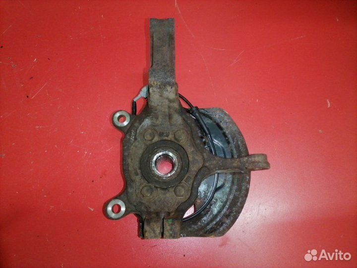 Поворотный кулак передний правый Nissan Qashqai