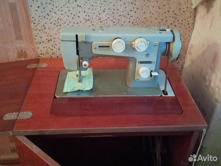 Швейная машина Подольск 142