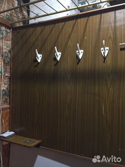 Вешалка настенная