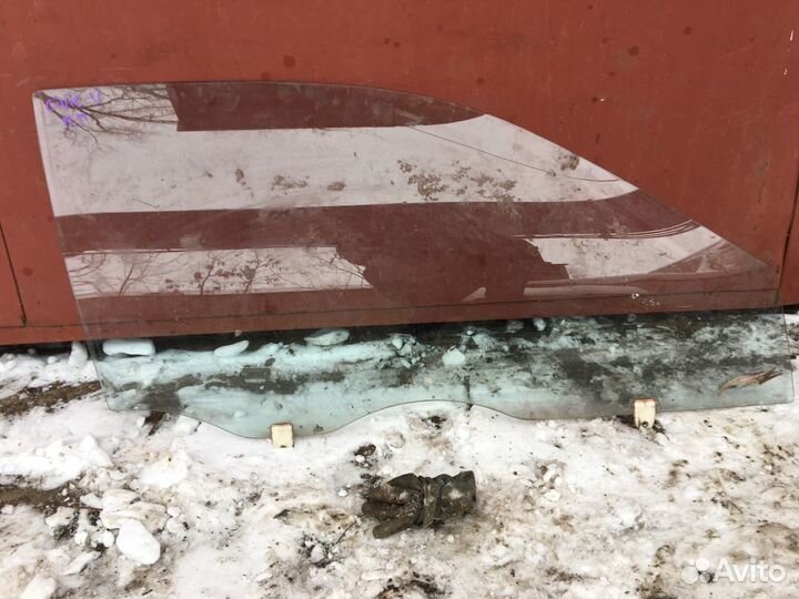 Переднее стекло Honda Civic eg5