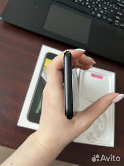 iPhone SE (2020), 64 ГБ