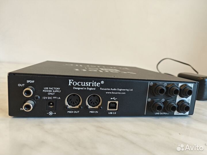 Звуковая карта Focusrite scarlett 8i6 1st gen