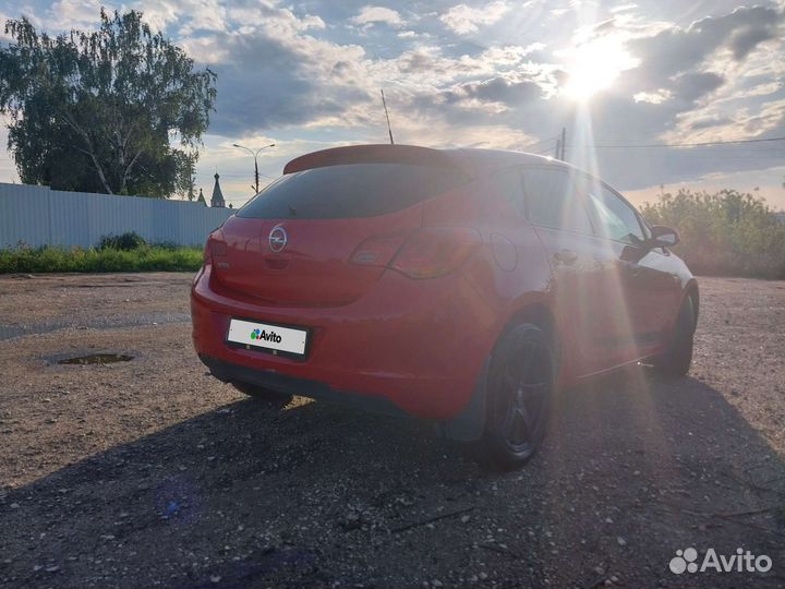Opel Astra 1.6 AT, 2010, 136 000 км