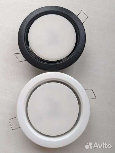 Светильники новые, в натяжной потолок GX53