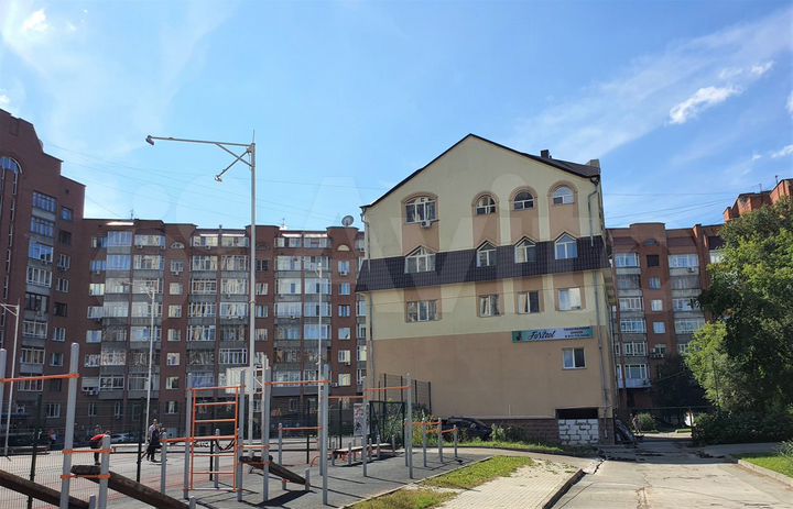 Здание в тихом центре Новосибирска