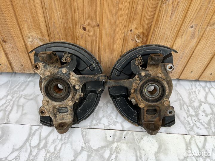 Кулак передний в сборе Mitsubishi l200 2015-2019 г