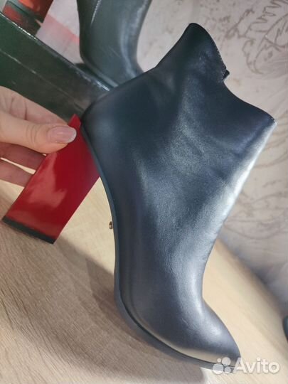 Ботинки женские 37 размер