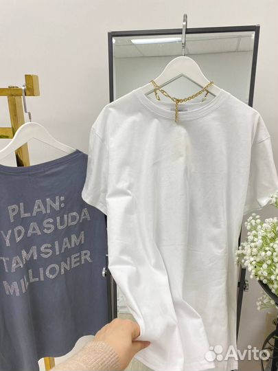 Футболка со стразами