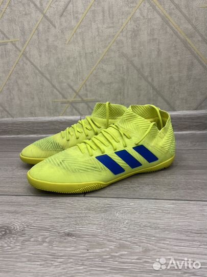 Футзалки adidas nemeziz