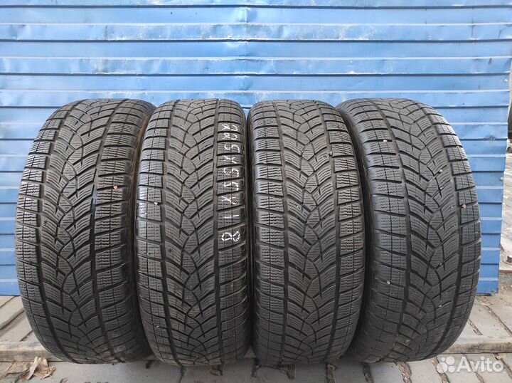 Goodyear UltraGrip Ice 225/55 R18 102T