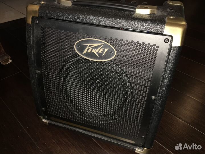 Гитарный комбоусилитель peavey E-20