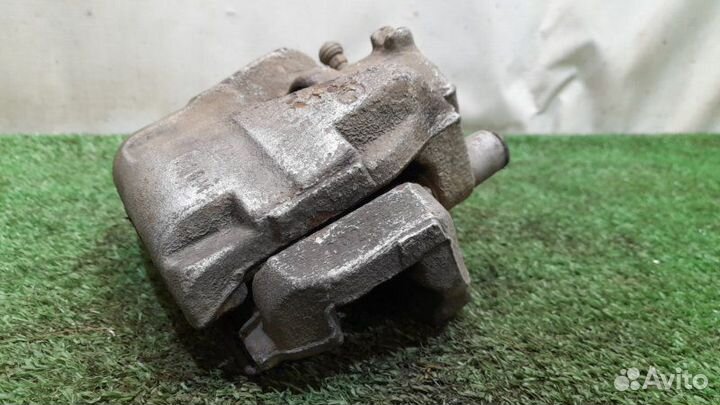 Суппорт передний правый Renault Fluence I