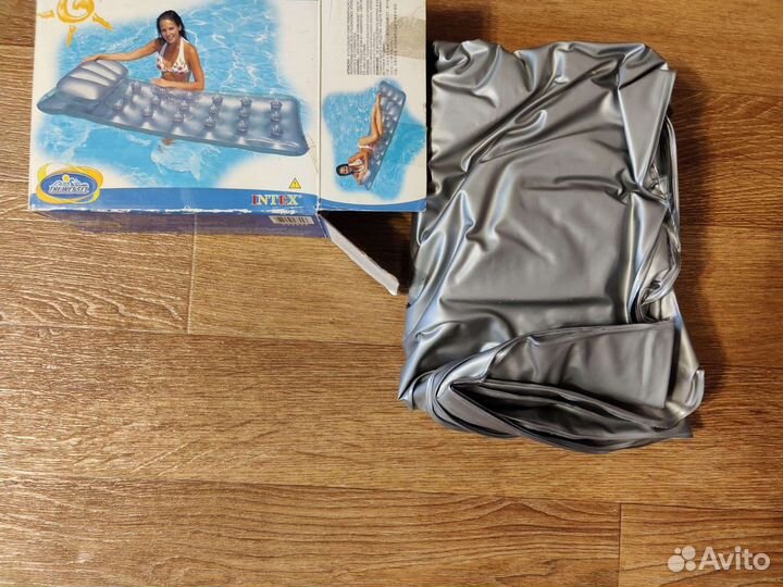 Надувной матрас для плавания