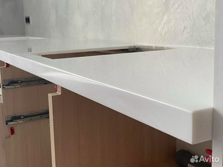 Столешница для кухни из камня Staron Metallic 110х60