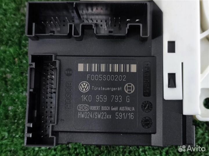 Мотор стеклоподъёмника передний левый volkswagen