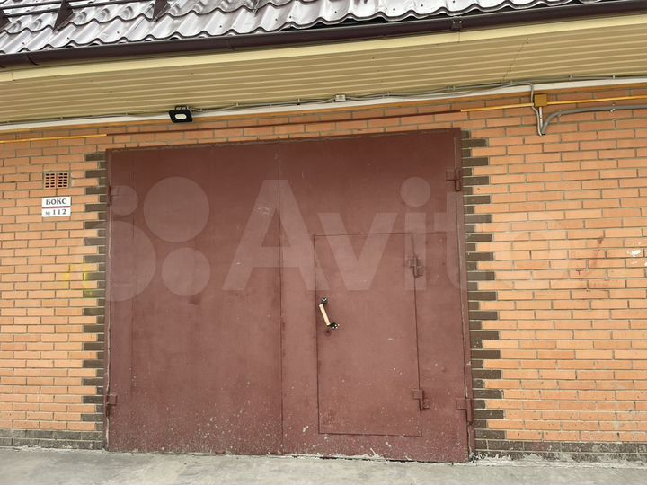 Гараж, > 30 м²