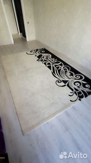 Ковер шерстяной