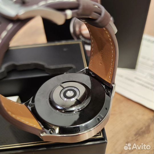 Смарт-часы Huawei Watch 4 Pro