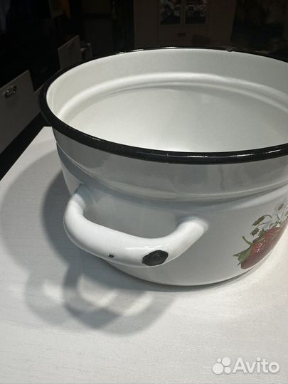 Набро эмалированной посуды