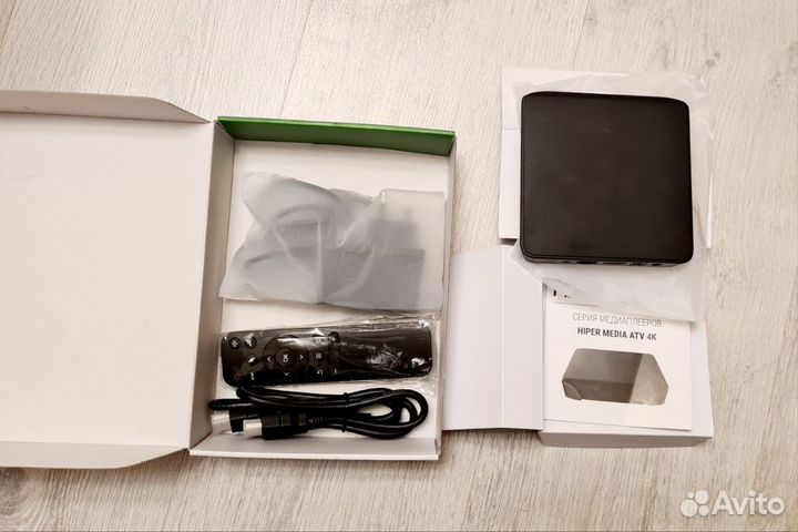 Smart TV приставка медиаплеер hiper mediaATV4K нов