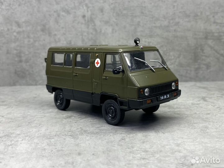 Коллекционная модель УАЗ-3972 санитарный 1:43