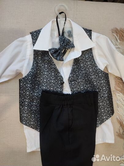 Рубашка, жилет, брюки