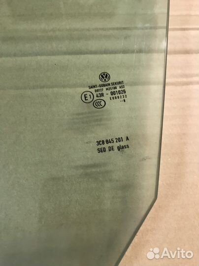 Стекло передней левой двери VW Passat CC