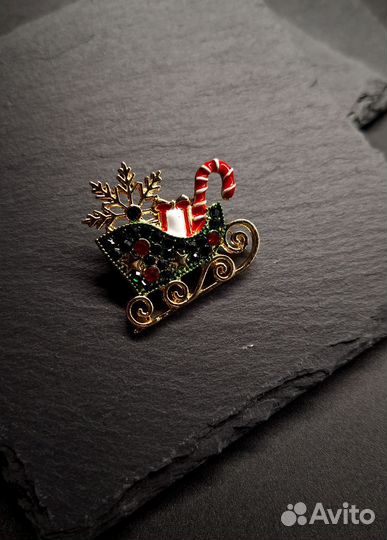 Брошь Новогодние сани