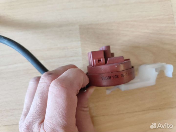 Датчик давления от стиральной машины Индезит WIU61