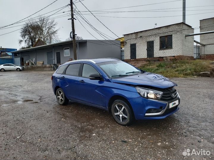LADA Vesta 1.6 МТ, 2021, битый, 60 900 км