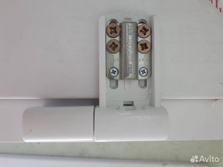 Ручки, петли, замки для дверей, балконный гарнитур