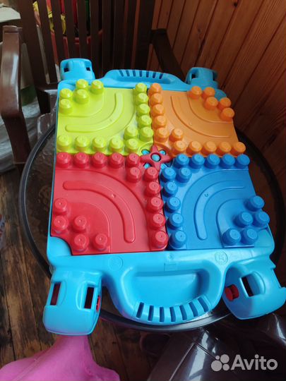 Конструктор Mega Bloks со столом для констр-я