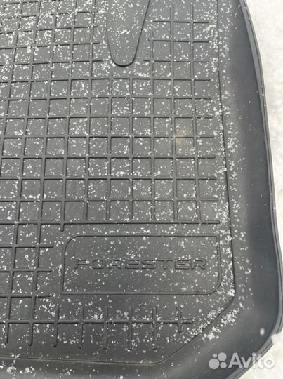 Автомобильные коврики на Субару Форестер