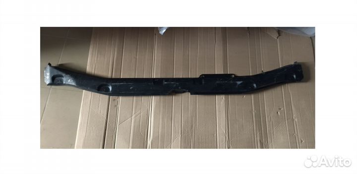 Верхняя планка рамки радиатора 2110 начало до 2006