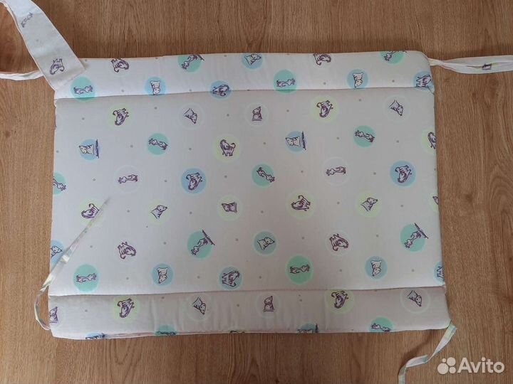 Мягкие бортики в детскую кроватку