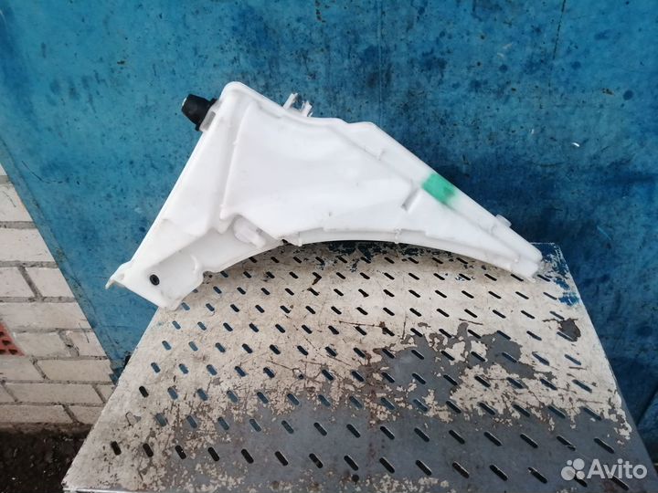 Бачок омывателя стекла Range Rover Sport L494