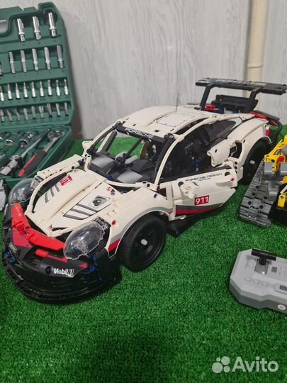 Машинка Lego Porsche 911 RSR (2000 деталей)