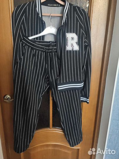 Спортивный костюм женский