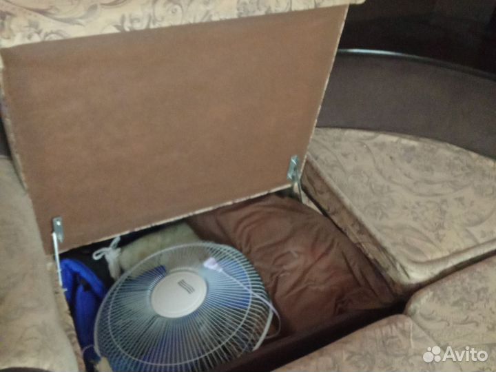 Продам угловой диван бу