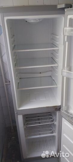 Холодильник бу маленький рядом