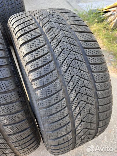 Pirelli Winter Sottozero 3 275/35 R19 100V